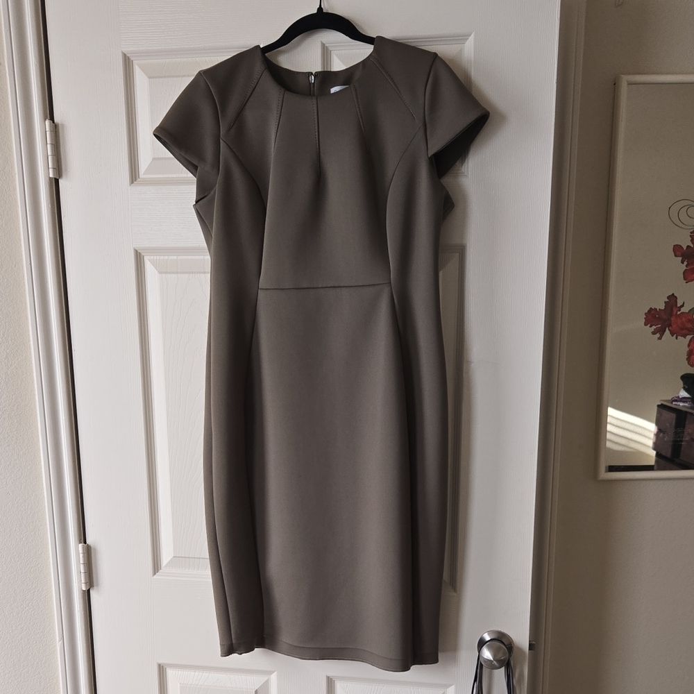 Calvin Kleim Classic Short-Sleeve Sheath Dress in Olive